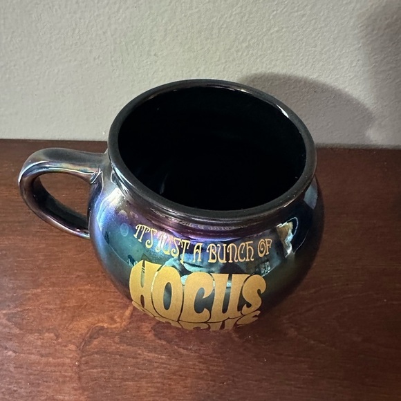 Hocus Pocus Cauldron Mug - Picture 5 of 6